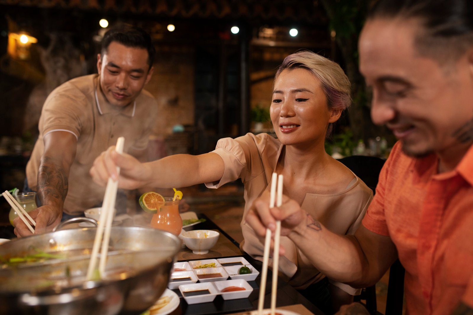 Turismo em bairros japoneses: gastronomia, cultura e entretenimento noturno